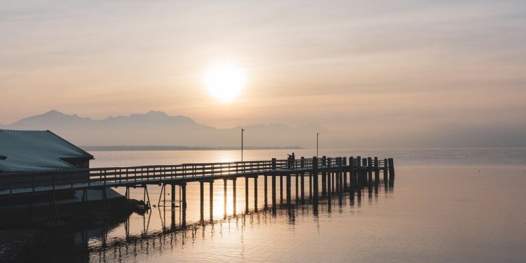Foto von ChiemSeherin sunset, lake, mountains