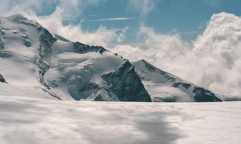Photo by ChiemSeherin glacier, mountains, hike