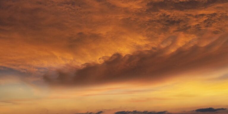 Photo by ELG21 sunset, mountains, clouds
