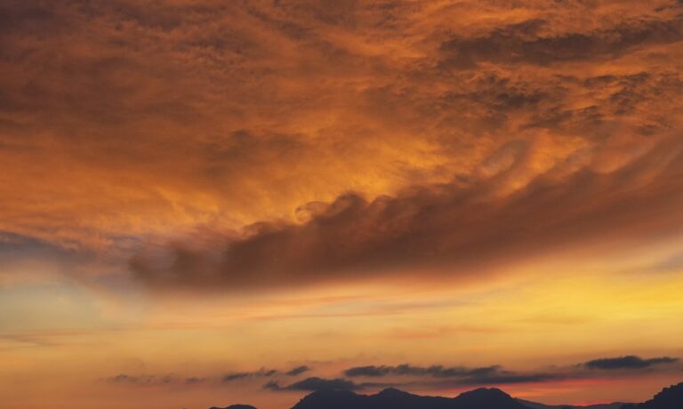 Photo by ELG21 sunset, mountains, clouds
