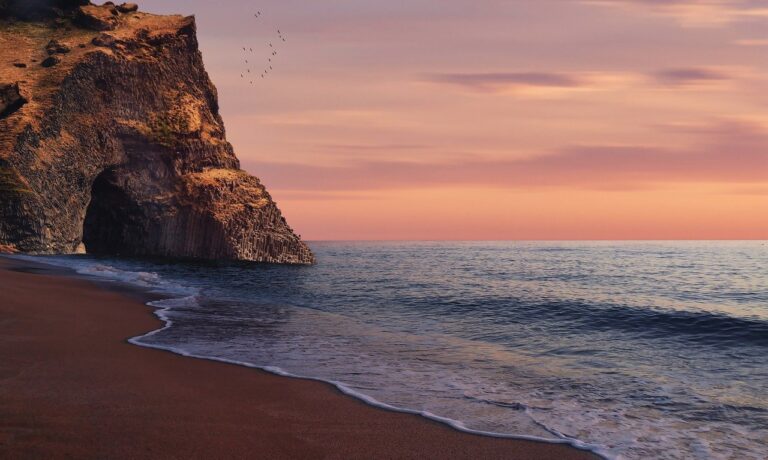 Photo by ELG21 beach, waves, shore