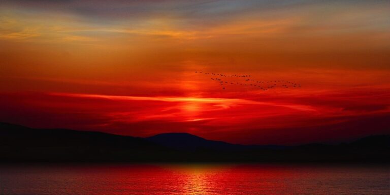 Photo by ELG21 mountain, sunset, sea