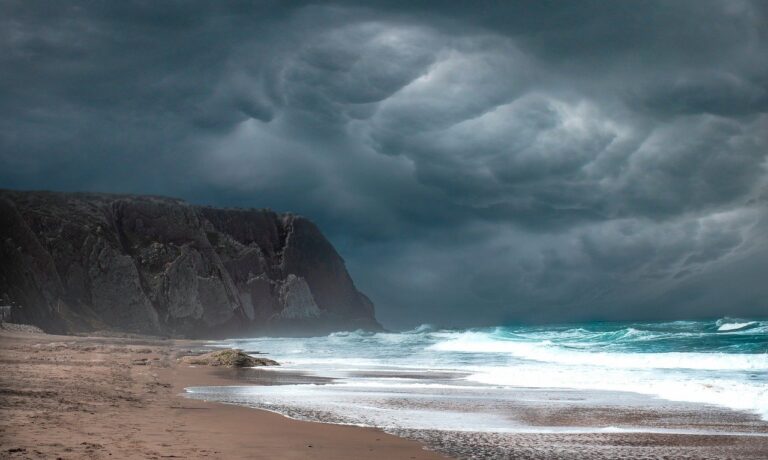 Photo by ELG21 landscape, shore, storm, coast, waves, sea, weather, clouds, beach, marina, sand, nature