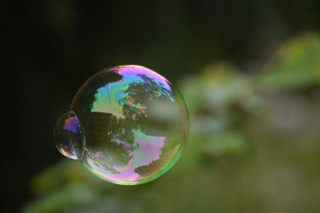 soap bubbles, reflection, balls, fun, garden, nature, hover, soapy water, flying, ease, iridescent